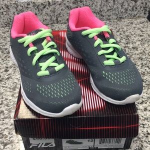 Kids, girls Fila gym shoe slightly used